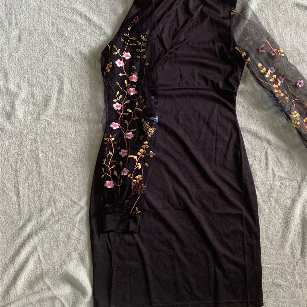 Dress - Picture 2 of 3